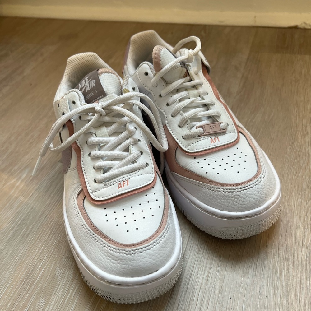 Women’s Nike Air Force shoe white/ pink/ rose color Size 7